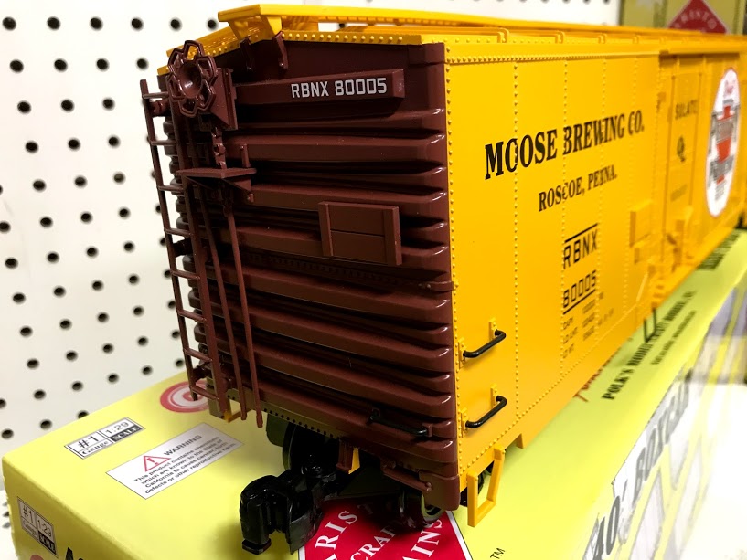 Aristocraft 45211 40' Pennsy Beer Plug Door Boxcar