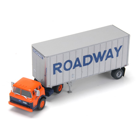 HO RTR Ford C w/28' Exterior Post Trailer, Roadway - Click Image to Close