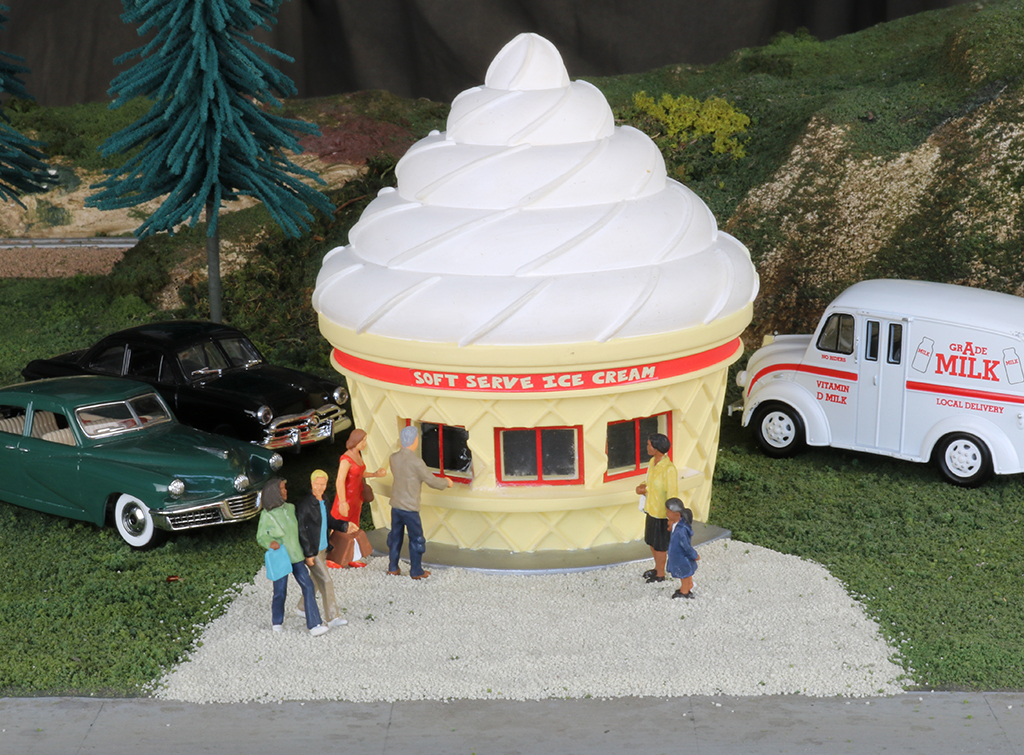 Ice Cream Stand (O Scale) - Click Image to Close