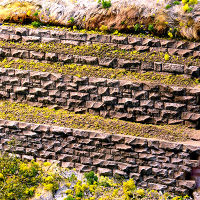 Medium Cut Stone Row Walls