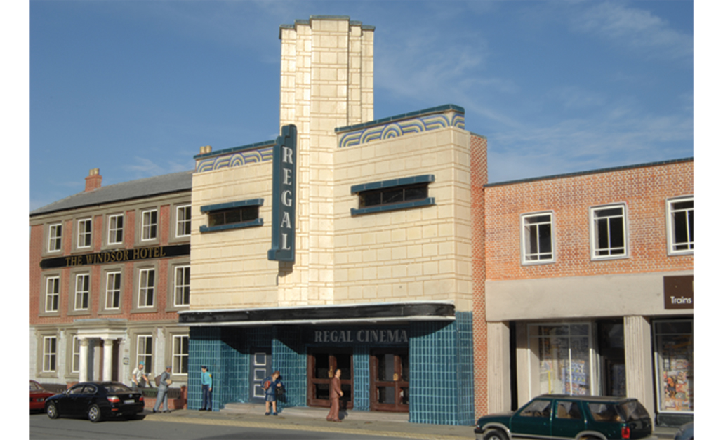 Regal Cinema (HO Scale)