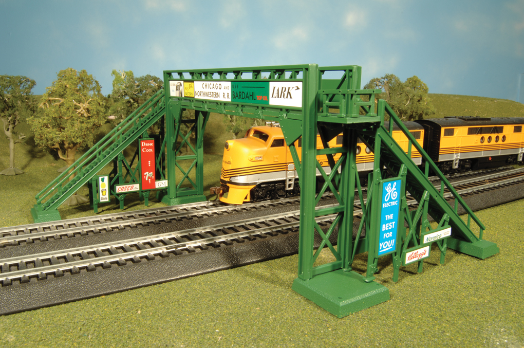 Pedestrian Bridge (HO Scale) - Click Image to Close