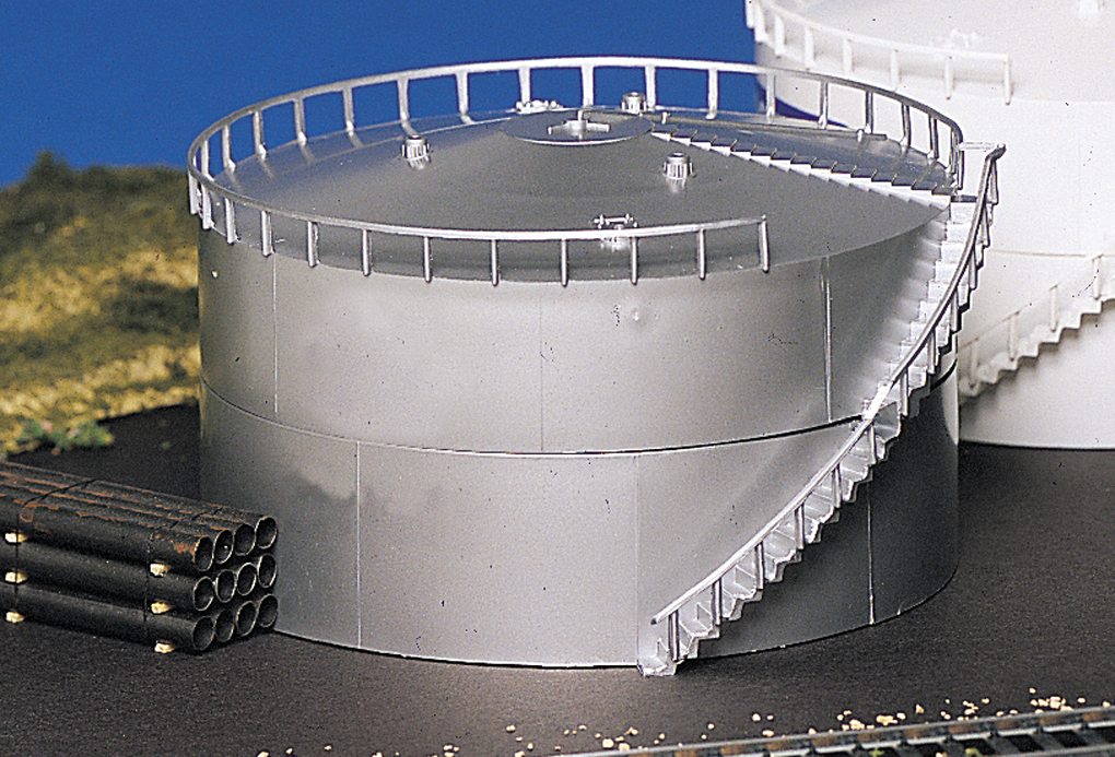 Diesel Horn in Oil Storage Tank (HO Scale) - Click Image to Close