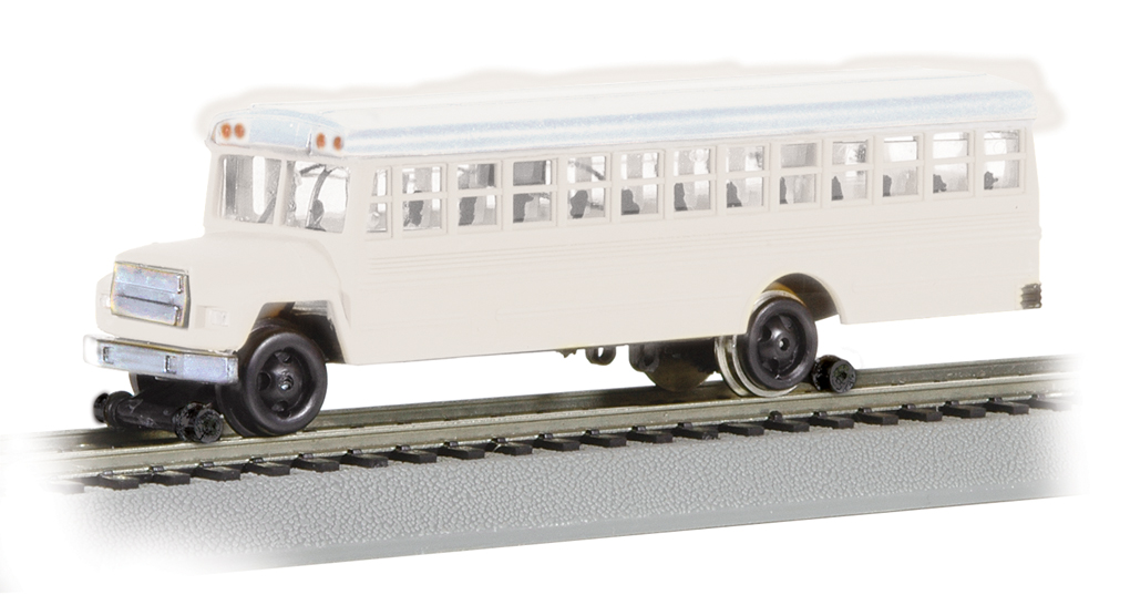 Bus w/High Railers - White (HO Scale)