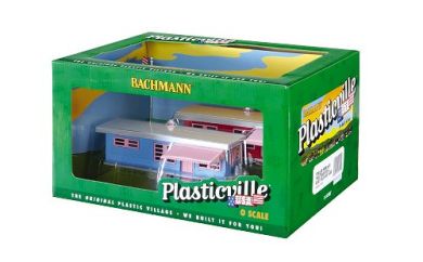 Trailer Park with Two Trailer & Flag Pole with Flag (O Scale) - Click Image to Close