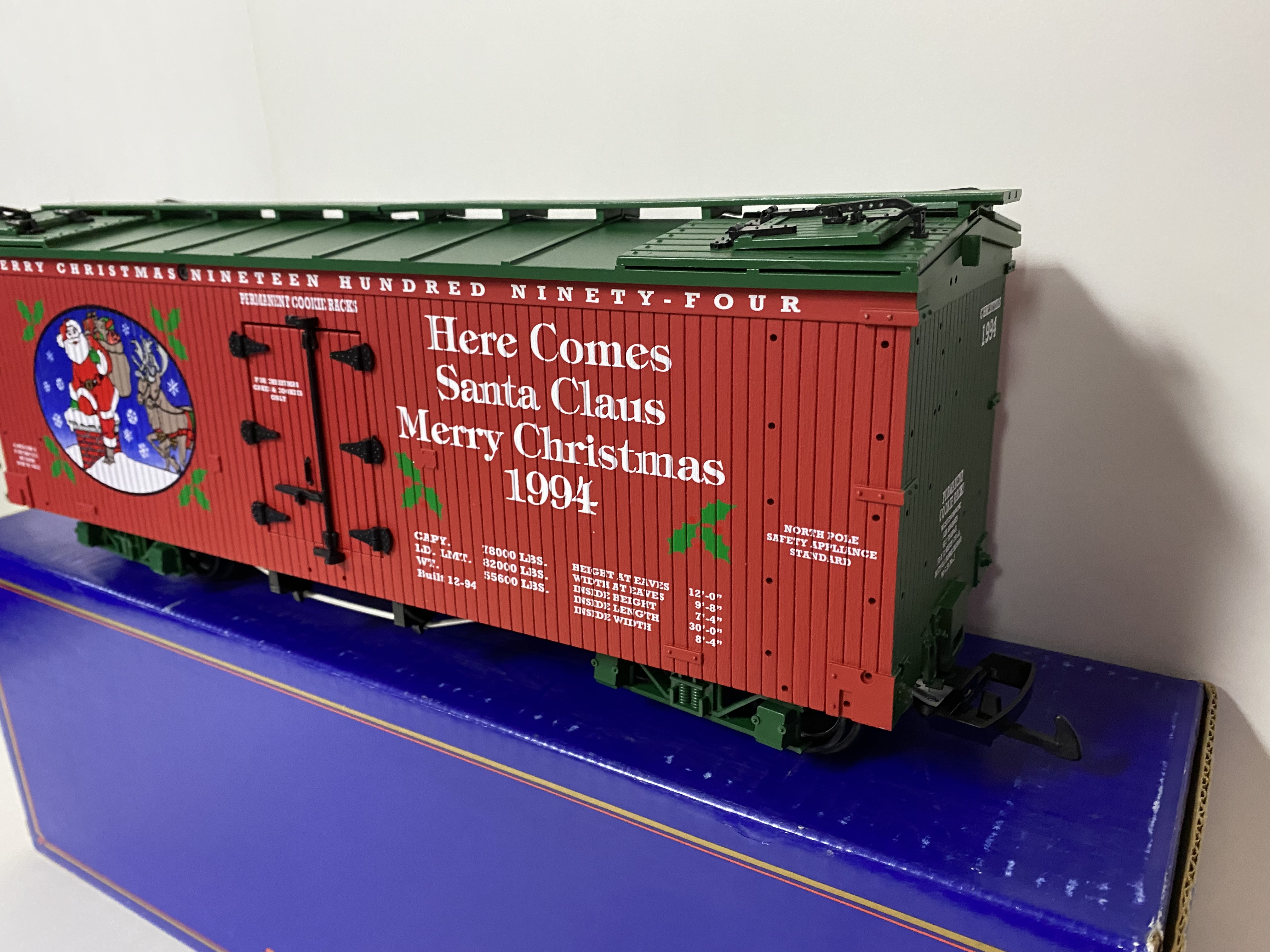 1994 Christmas Reefer (USA Trains R-13012) - Click Image to Close