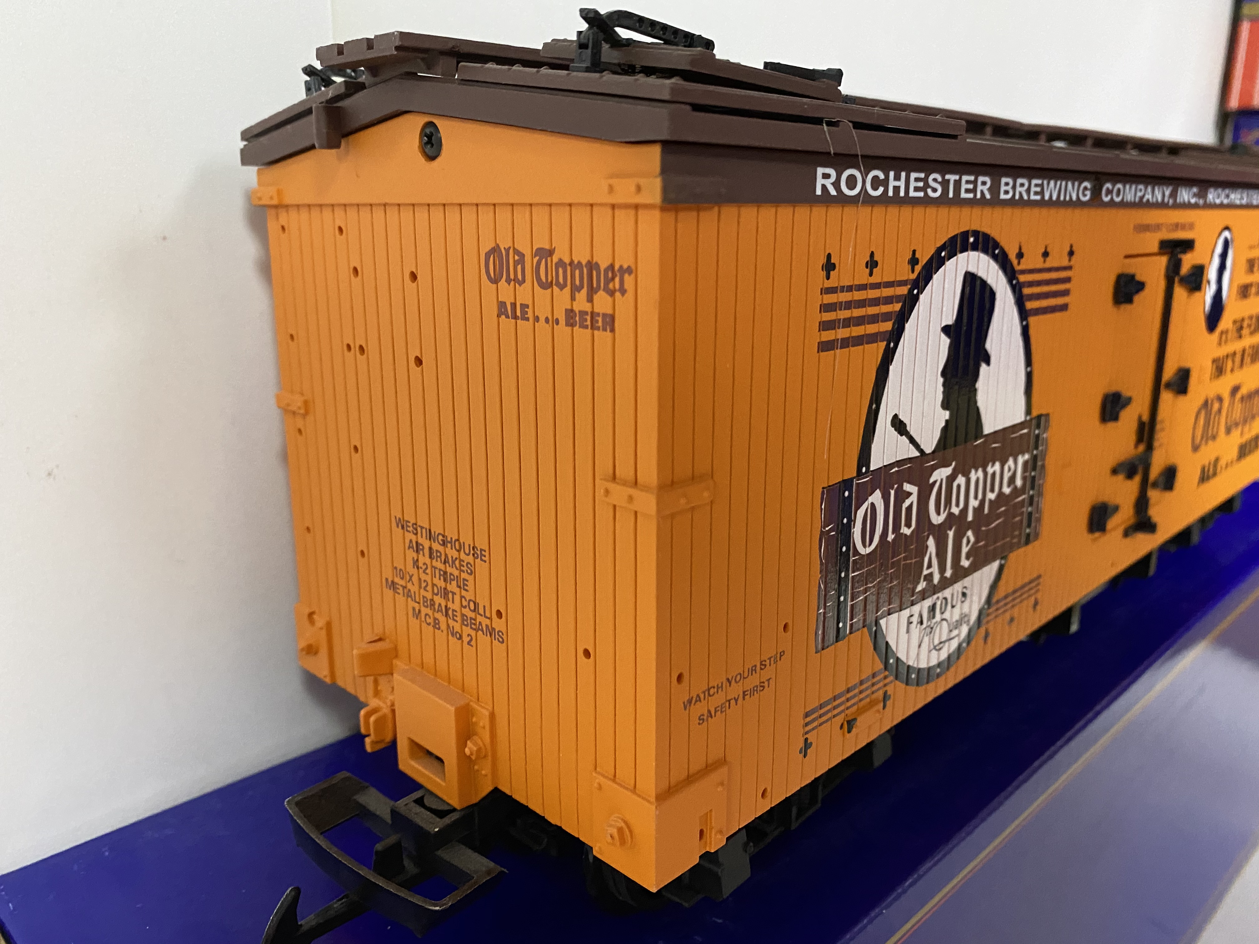Old Topper Ale Reefer (USA Trains 16390)