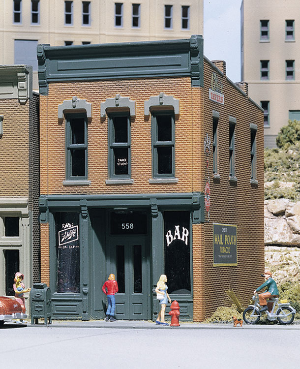 Kelly's Saloon - HO Scale Kit - Click Image to Close