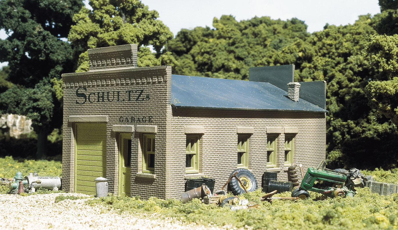 Schultz's Garage - HO Scale Kit